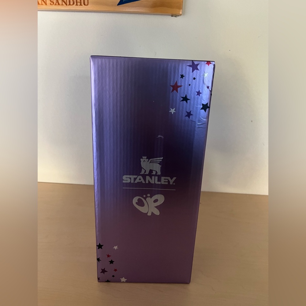 Stanley x Olivia Rodrigo Quencher H2.0 40OZ Purple FlowState Tumbler viral - Picture 9 of 10